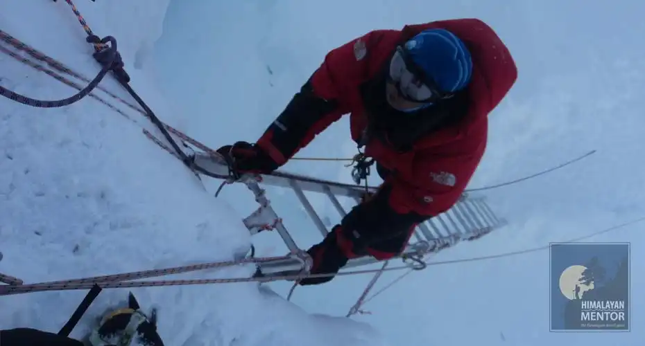 Climbing through the ladder between two edges