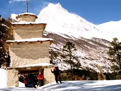 Manaslu circuit trek